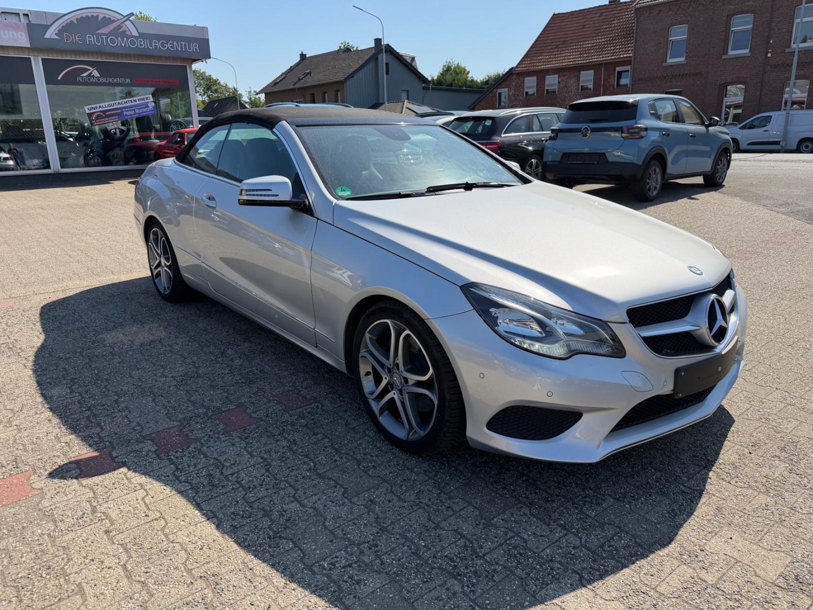 Mercedes-Benz E 200 Cabrio SPORTPAKET Leder Sportsitze 1HD LED