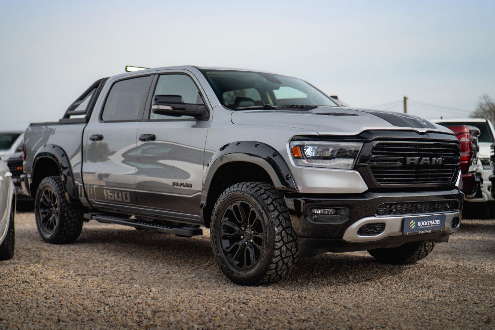 Fahrzeugabbildung Dodge RAM 5.7 V8 HEMI 4x4 NIGHT-Edition LARAMIE *LED*