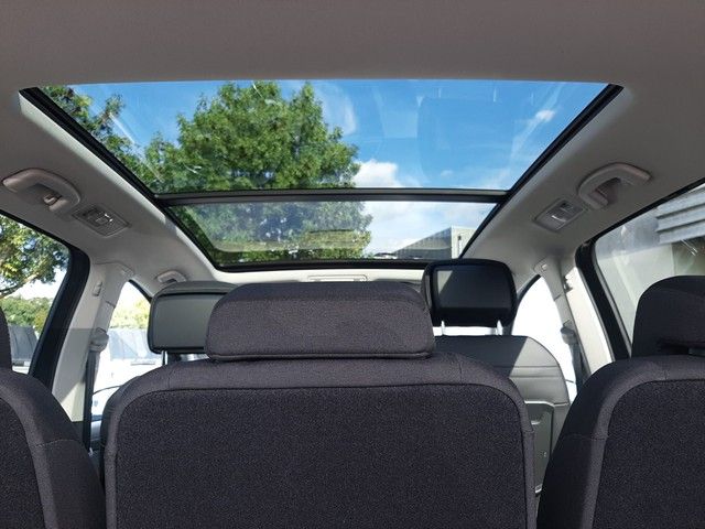 Fahrzeugabbildung Volkswagen Touran 4All 2.0TDI DSG Pano AHK 7-Sitzer Navi