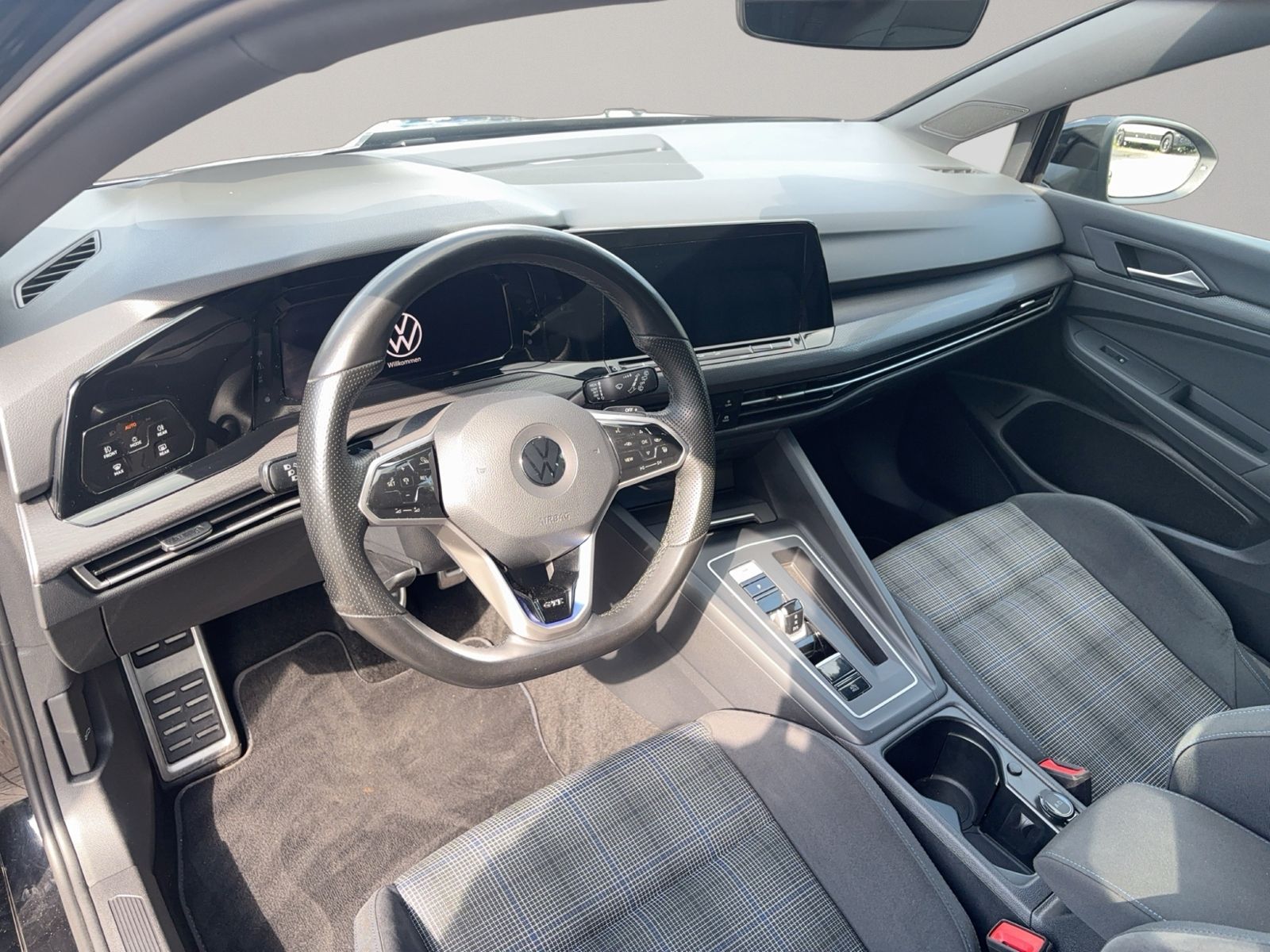 Golf VIII GTE, ACC, Winterpaket, RearView, Licht