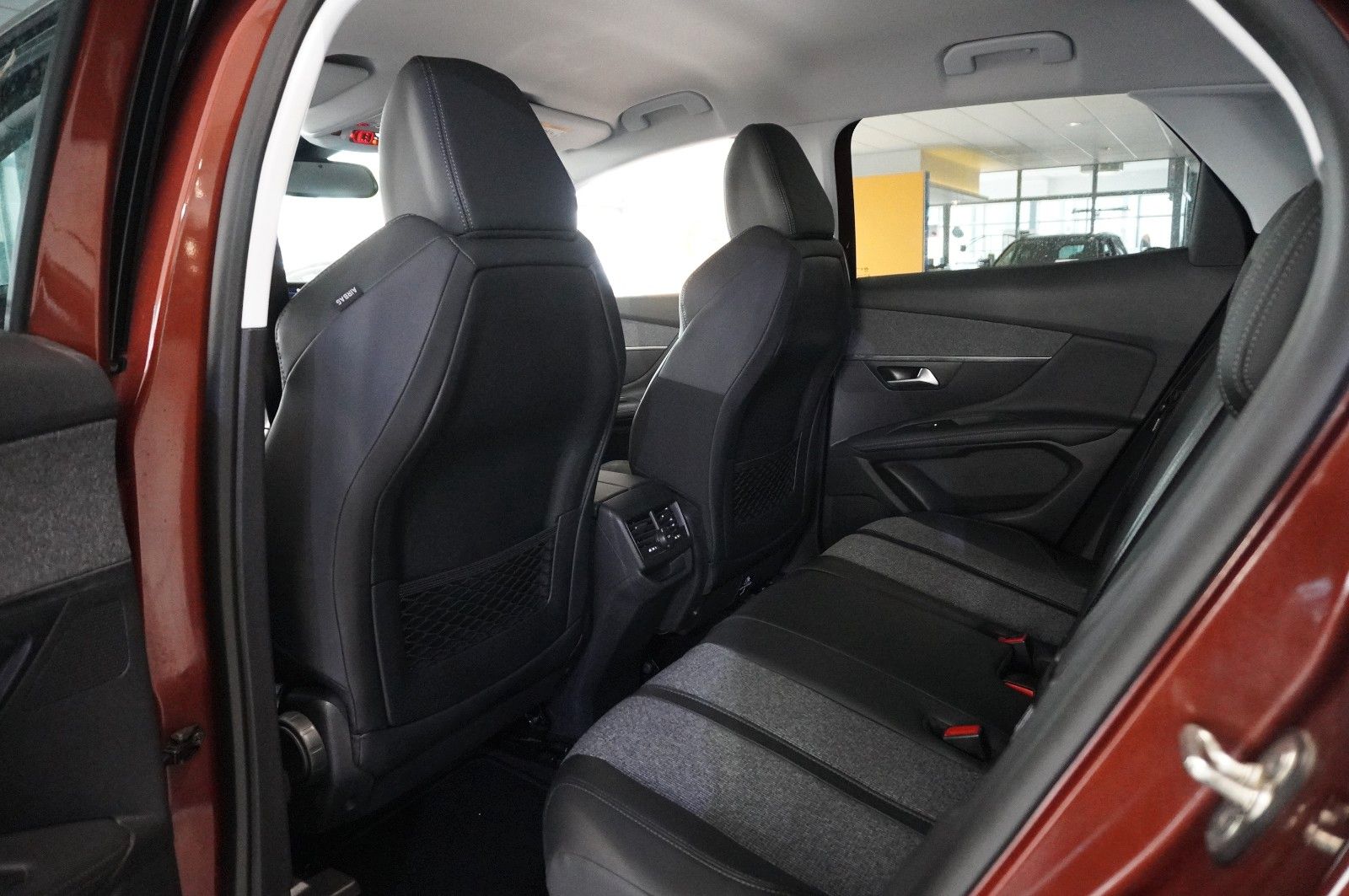 Fahrzeugabbildung Peugeot 3008 1.6D ALLURE NAVI/LED/KAMERA/SHZ/VIRTU./AHK