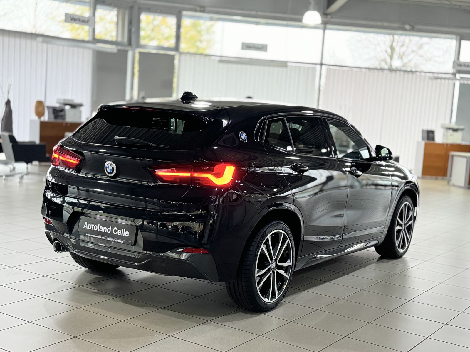 Fahrzeugabbildung BMW X2 sD18i M Sport LED Navi DAB ParkAssist 19Zoll