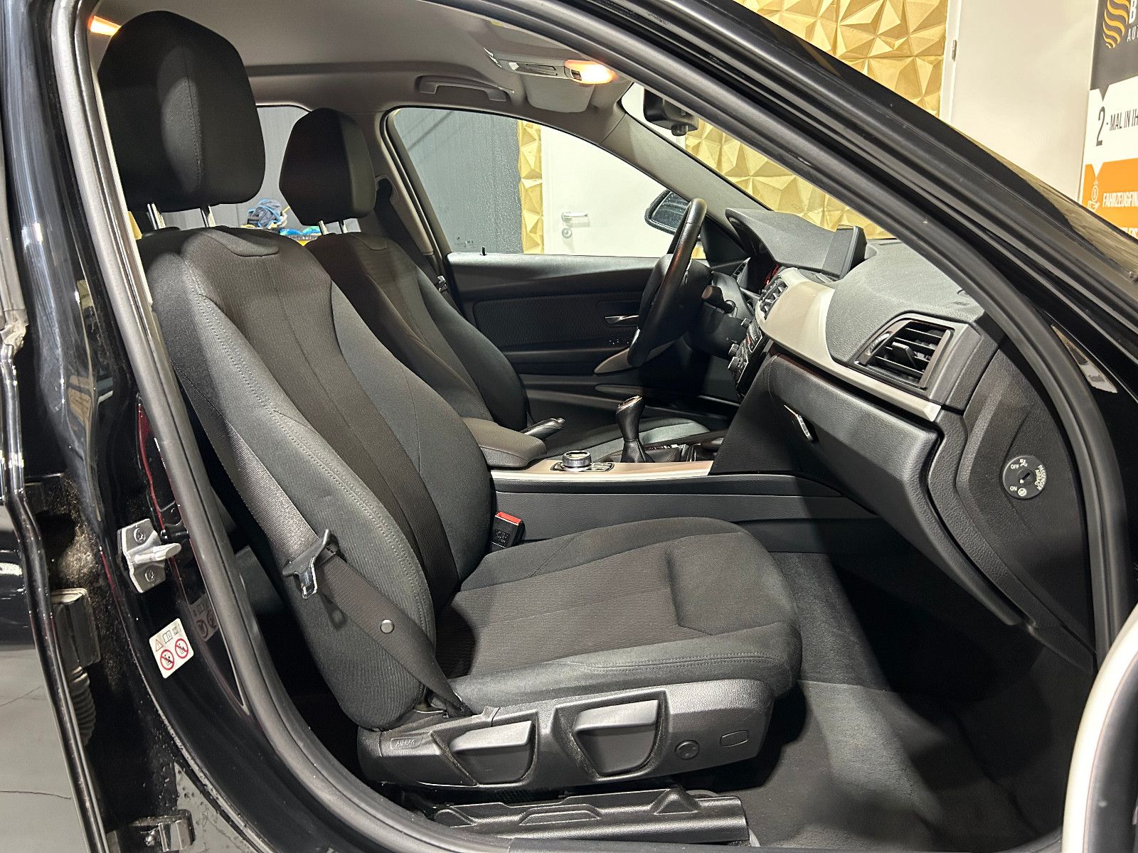 Fahrzeugabbildung BMW 318 d Advantage/NAVI7TEMPOMAT/SHZ/PDC/KLIMA