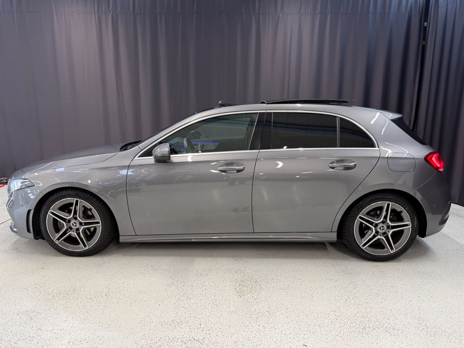 Mercedes-Benz A 200 A 200d*PANO*MEMORY*AMBIENT*AMG imagem 3