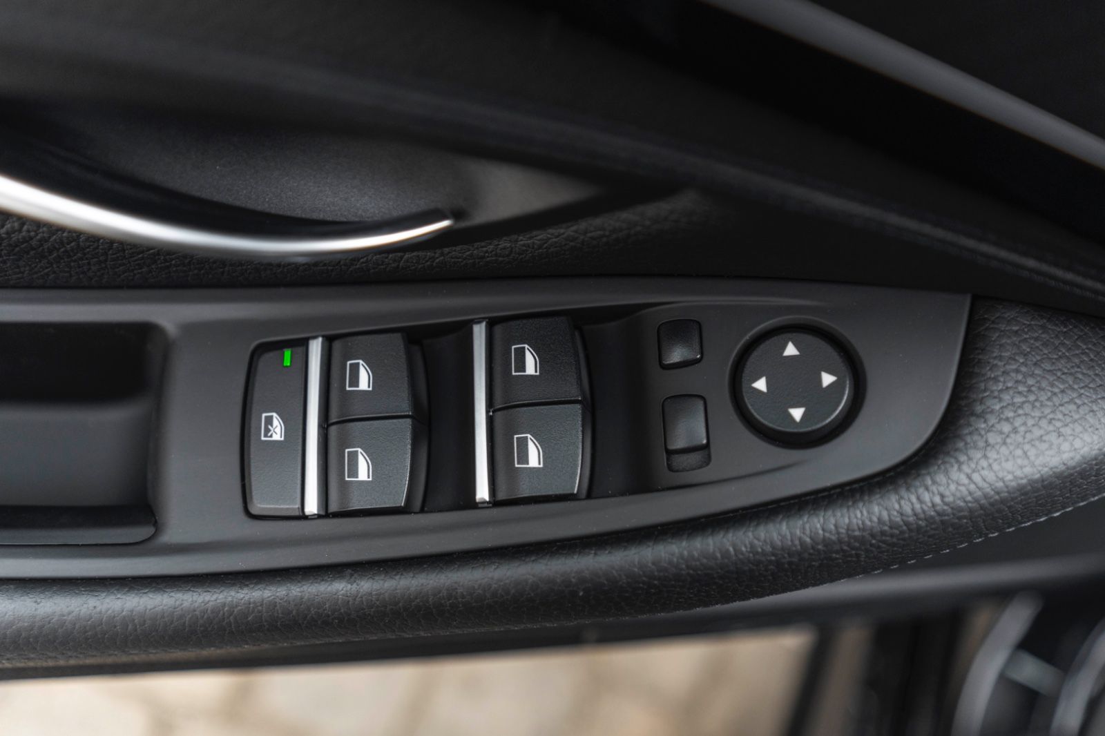 Fahrzeugabbildung BMW 550I Xdrive M-Performance HUD LED KAM NAV H&K