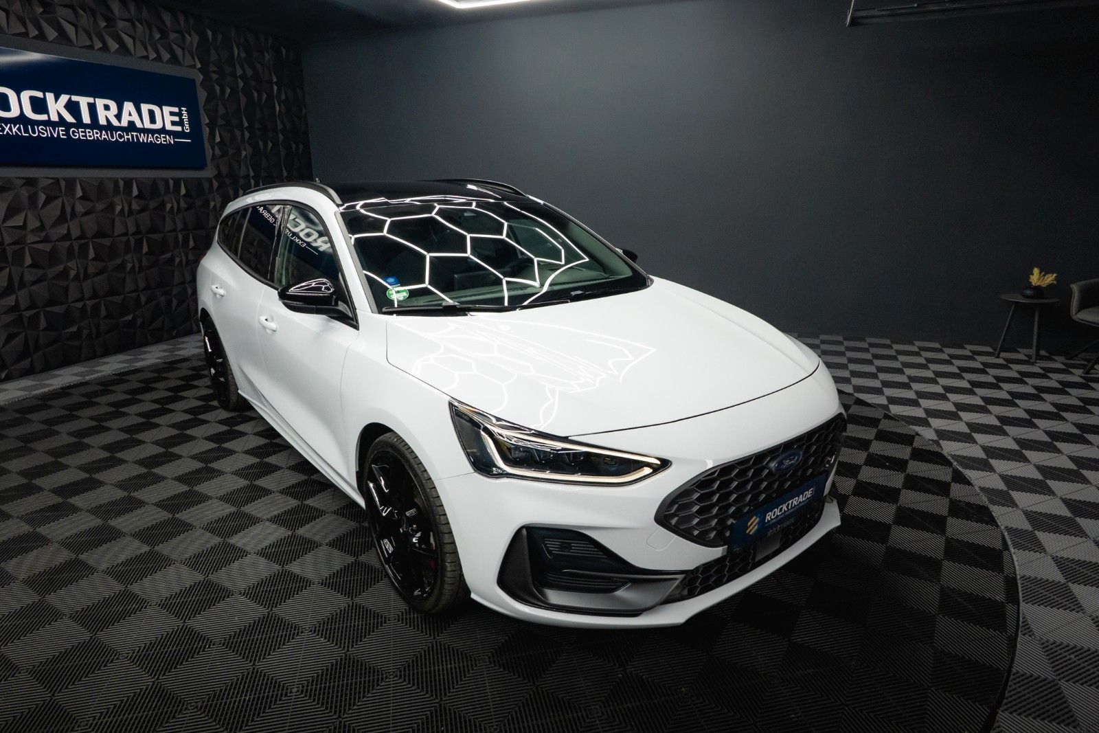 Fahrzeugabbildung Ford Focus Turnier ST X Performance *Head Up*LED*DAB*