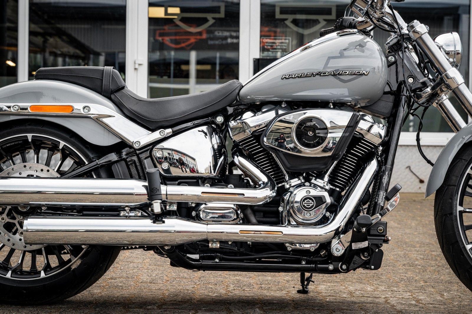 Fahrzeugabbildung Harley-Davidson BREAKOUT FXBR 117 ci - MY25 - Sofort Verfügbar