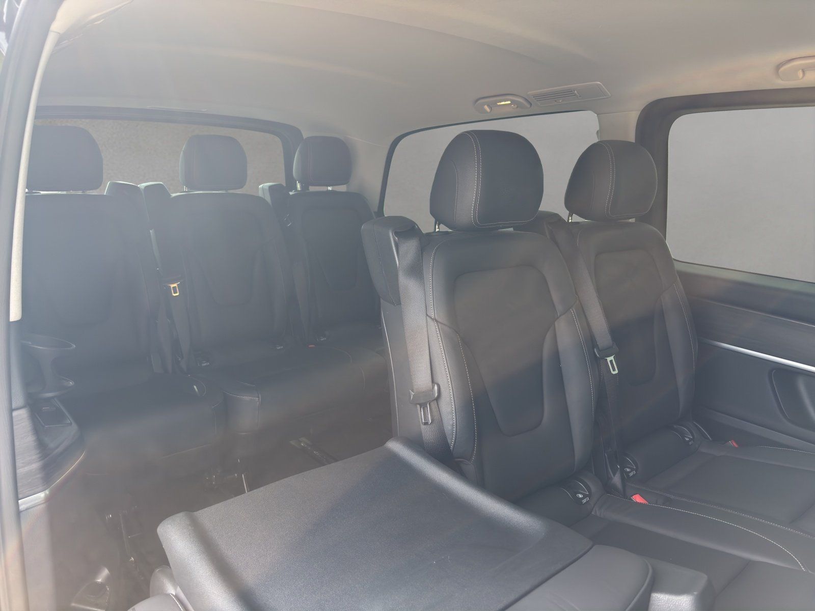Fahrzeugabbildung Mercedes-Benz V300d 4M XL Avantg DISTRO 8-Sitz AHK Standh MLED