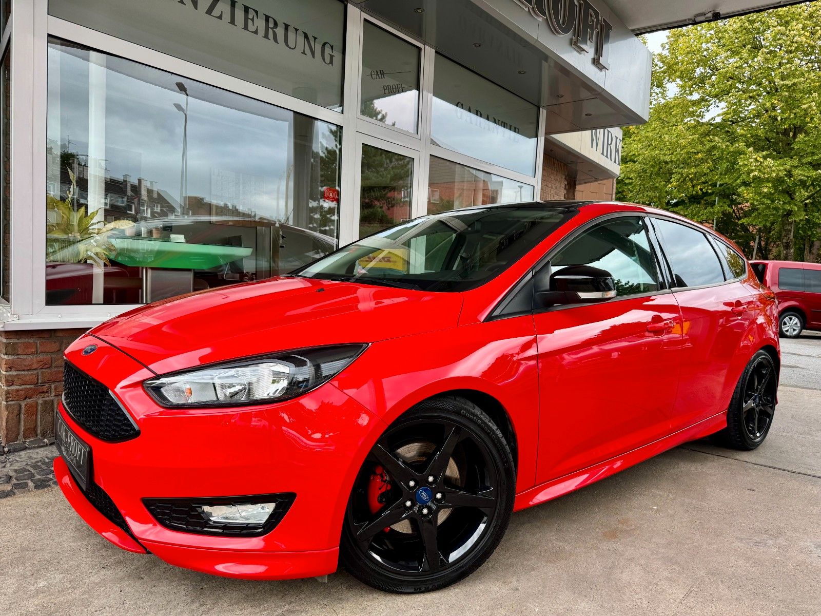 Fahrzeugabbildung Ford Focus Lim. Sport Navi/Bluetooth/Kamera/37 Tkm