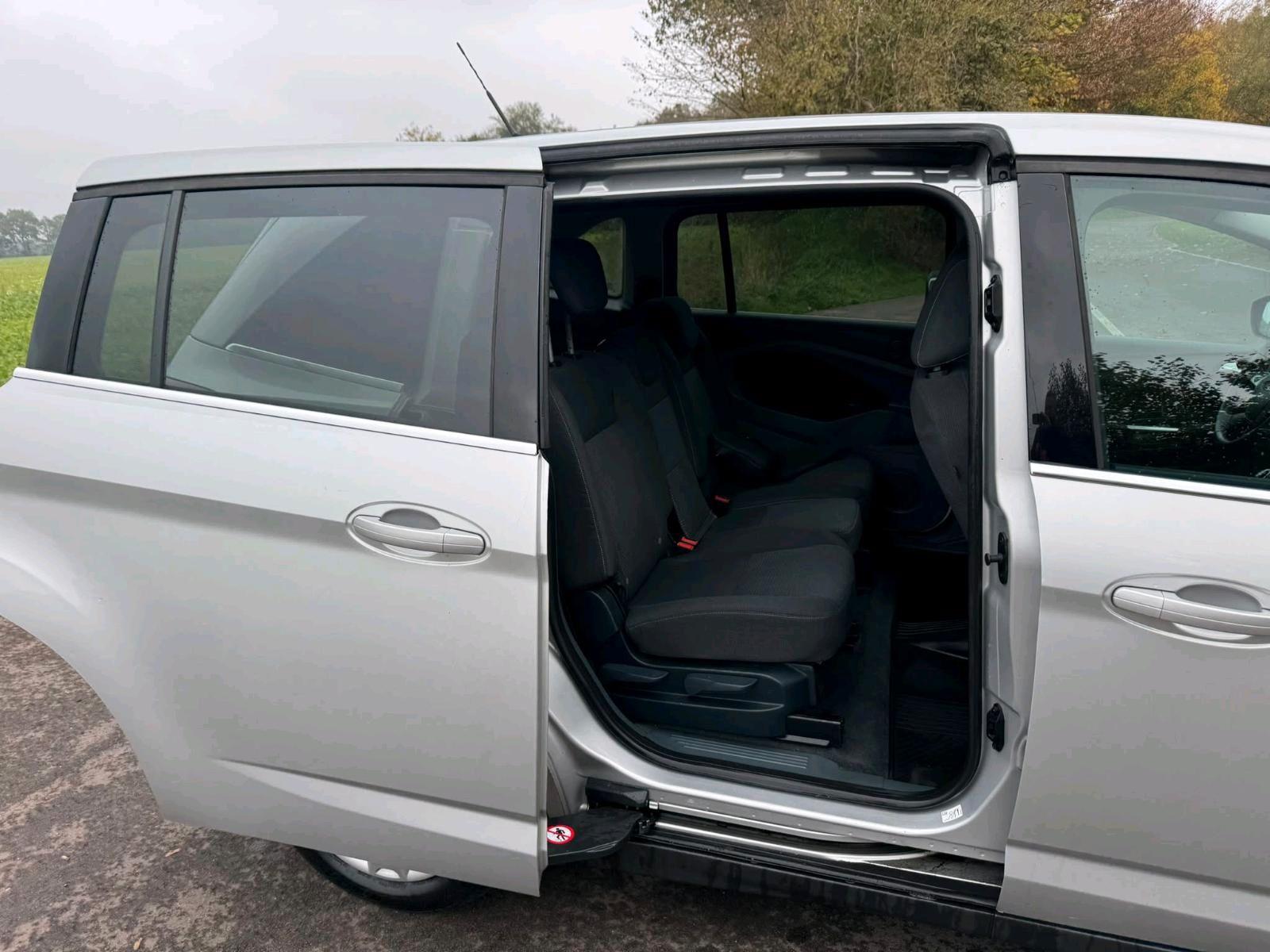 Ford Grand C-MAX 2012 — photo 8