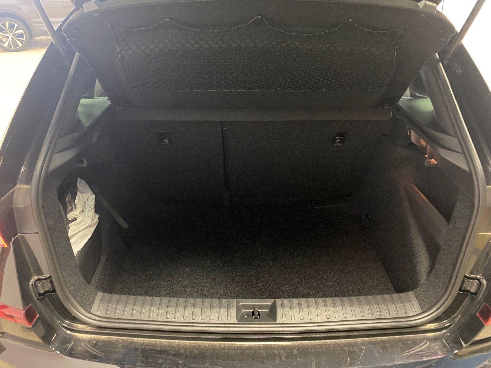 Fahrzeugabbildung SKODA Kamiq 1.5 TSI ACT DSG Monte Carlo+MATRIX+APP++++