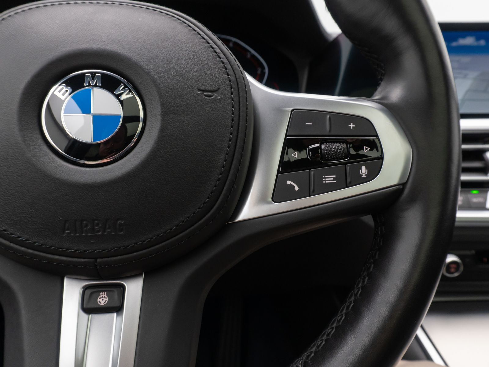 Fahrzeugabbildung BMW 330d xD SportLine DAB Laser DisKey HiFi Panorama
