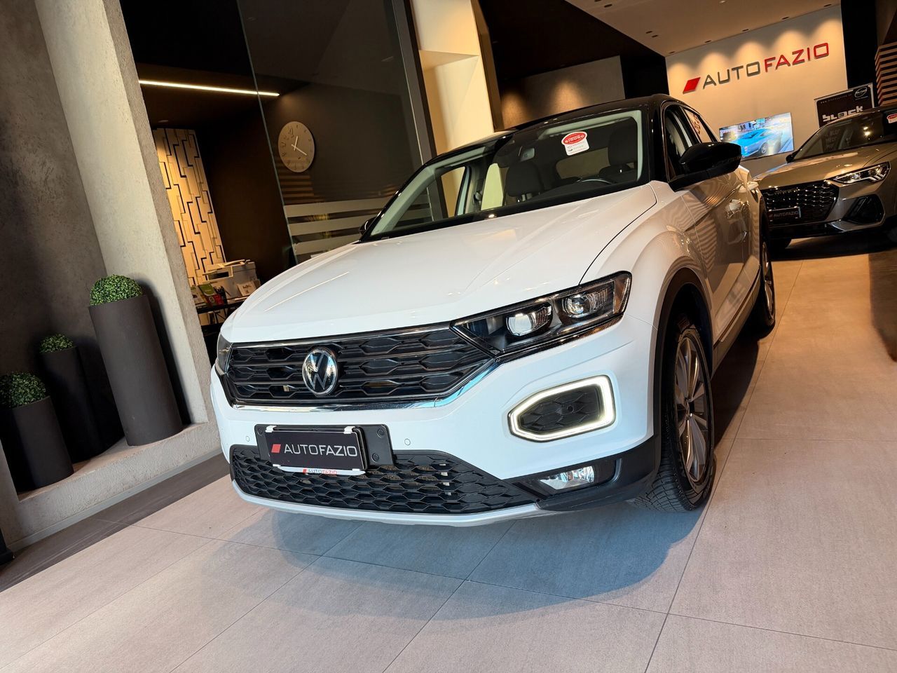 Volkswagen T-Roc 1.0 TSI Style BlueMotion Techno imagem 2