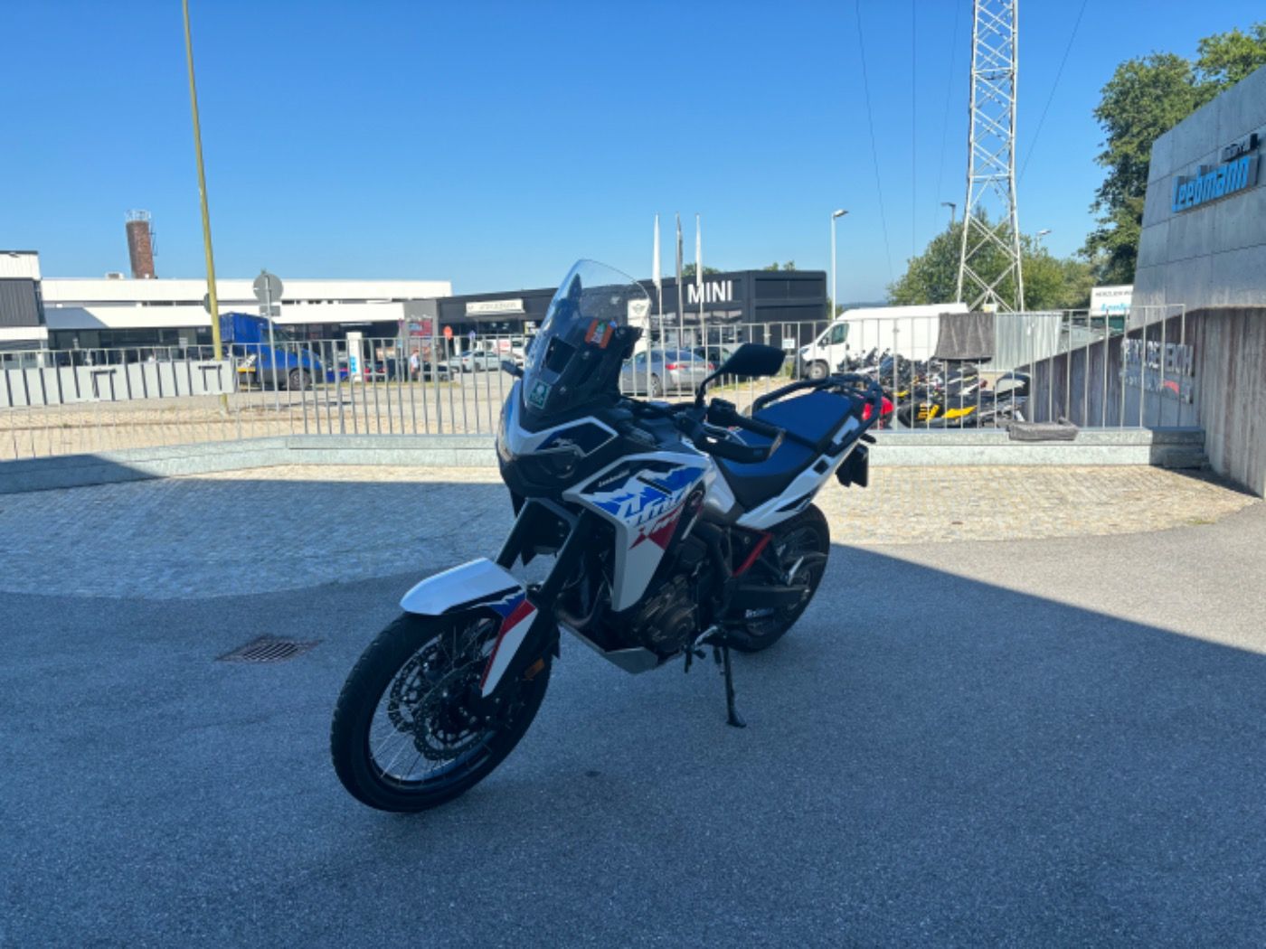 Fahrzeugabbildung Honda CRF 1100 A 3 S 2025