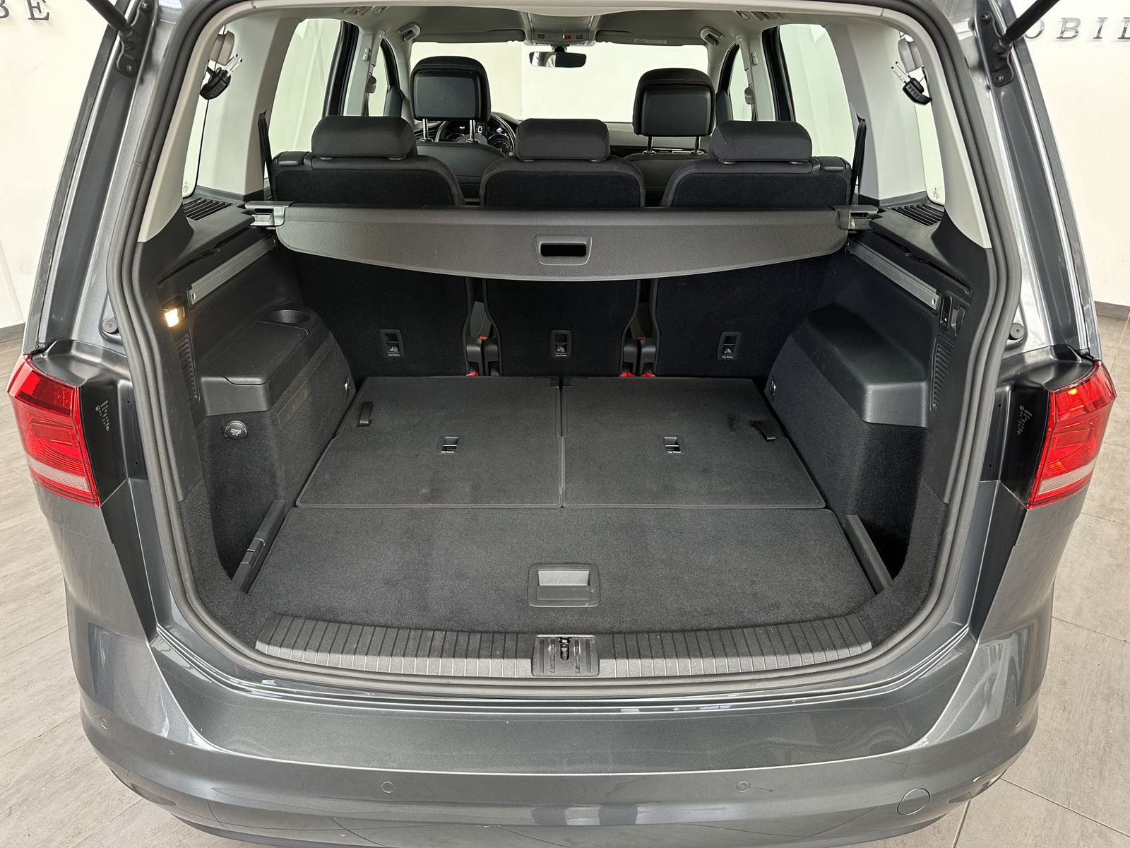 Fahrzeugabbildung Volkswagen Touran 1.5 TSI ACT HL 7-Sitzer NAV+LED+AHK+ACC