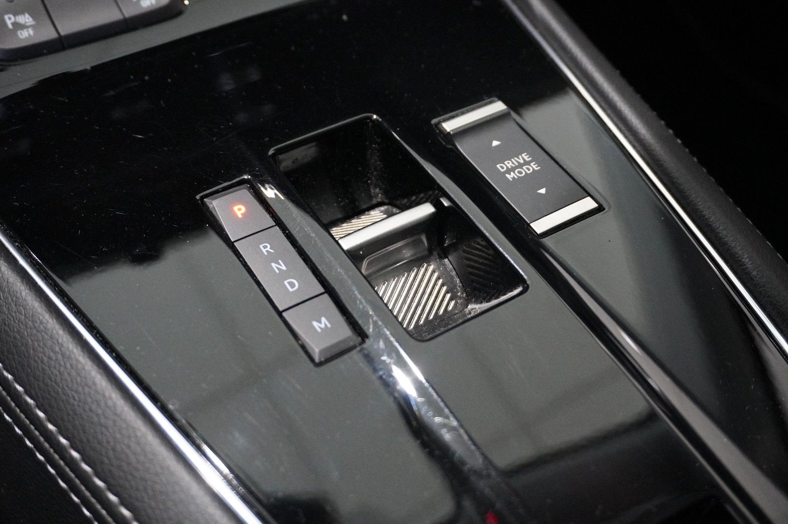 Fahrzeugabbildung Opel Grandland (X) 1.2T GS LINE NAVI/LED/KAMERA/DAB+