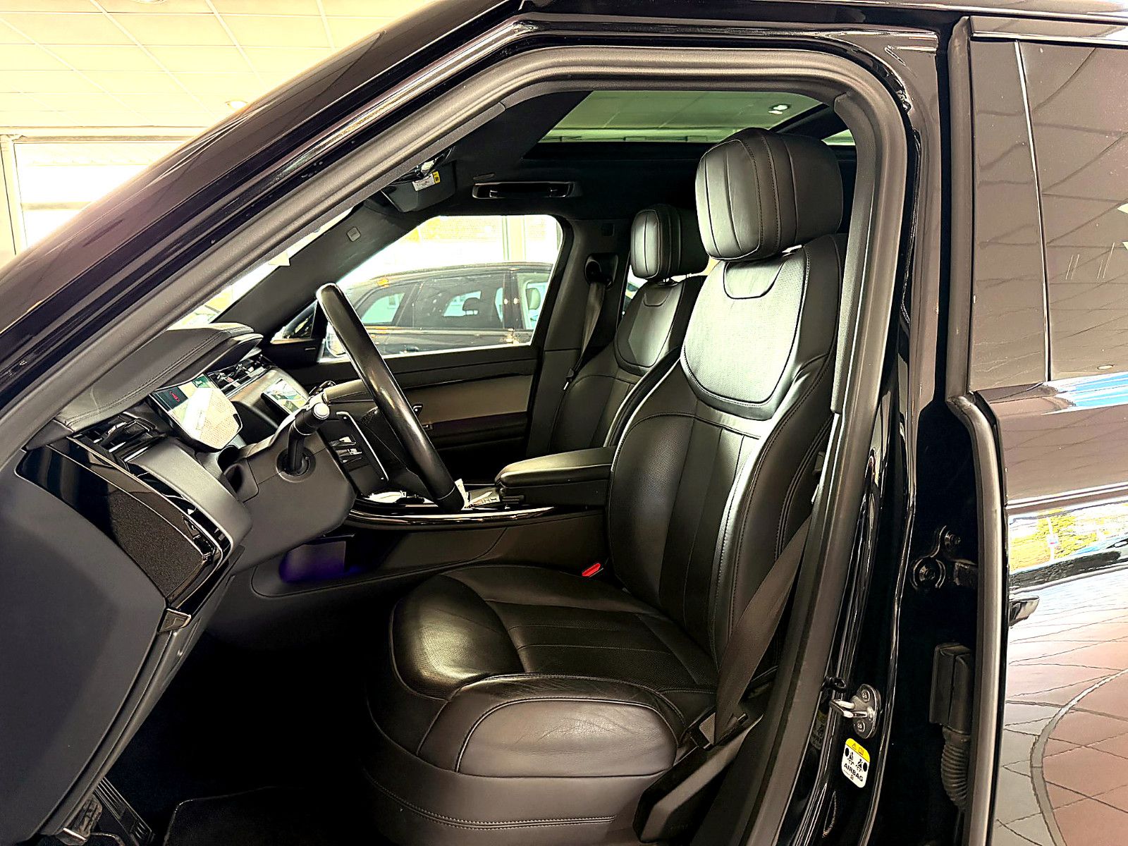 Fahrzeugabbildung Land Rover Range Rover Sport Dynamic SE/PANO/3D''KAMER/MERI