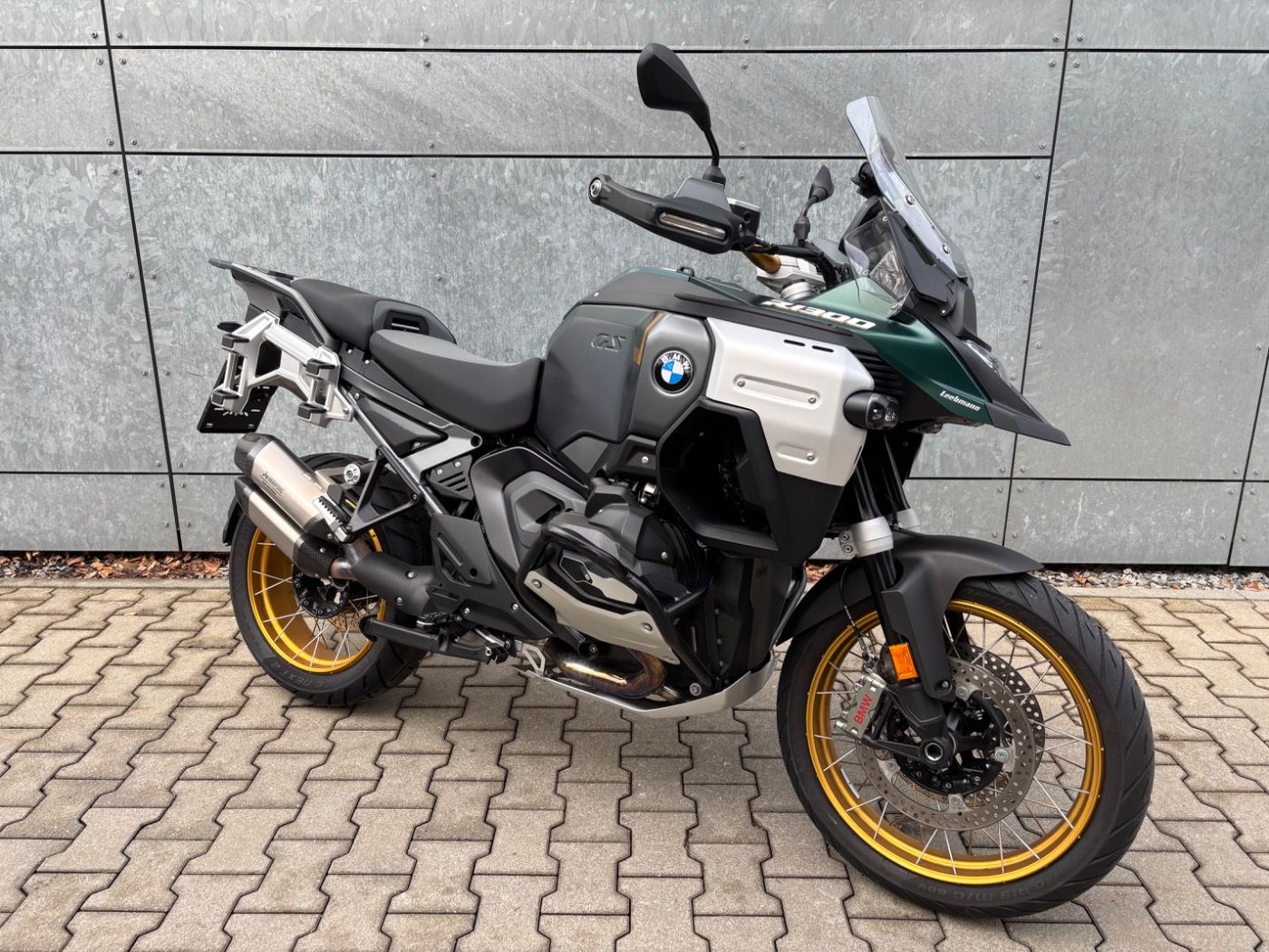 Fahrzeugabbildung BMW R 1300 GS Adventure Option 719 ASA 3 Pakete Akra