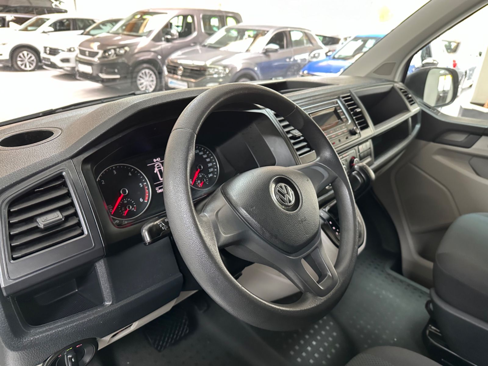 Fahrzeugabbildung Volkswagen T6 Transporter DSG 4Motion L2*StHz*Klima*8Sitzer