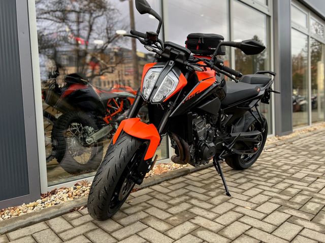 KTM 890 Duke