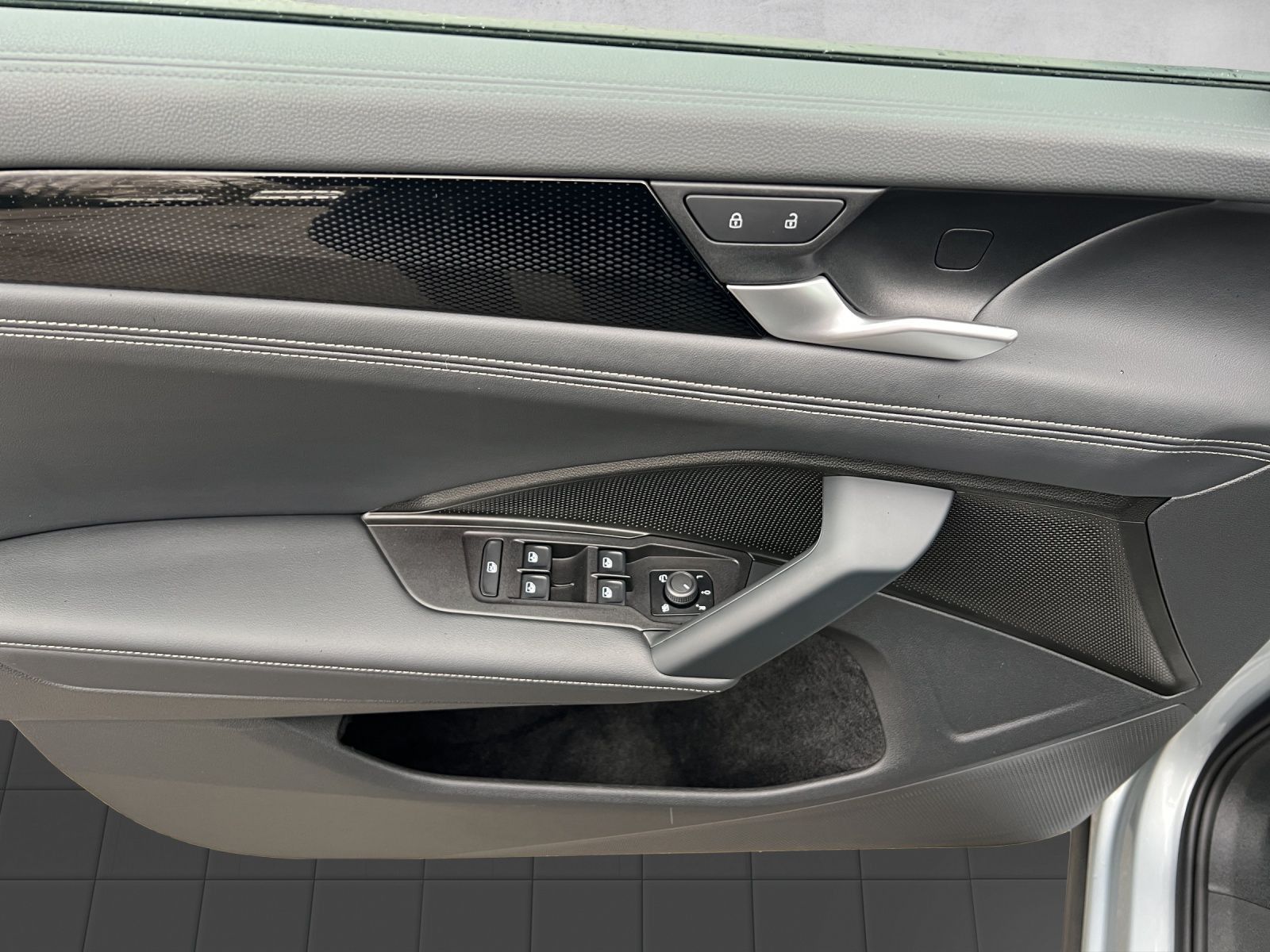 Tayron Life 4M 2.0 TDI DSG AHK*Navi*7-Sitzer