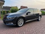 Volkswagen Passat 2,0 DSG HIGHLINE*LEDER*NAVI*PANO*HEAD UP - Volkswagen Passat: Kombi, Dsg
