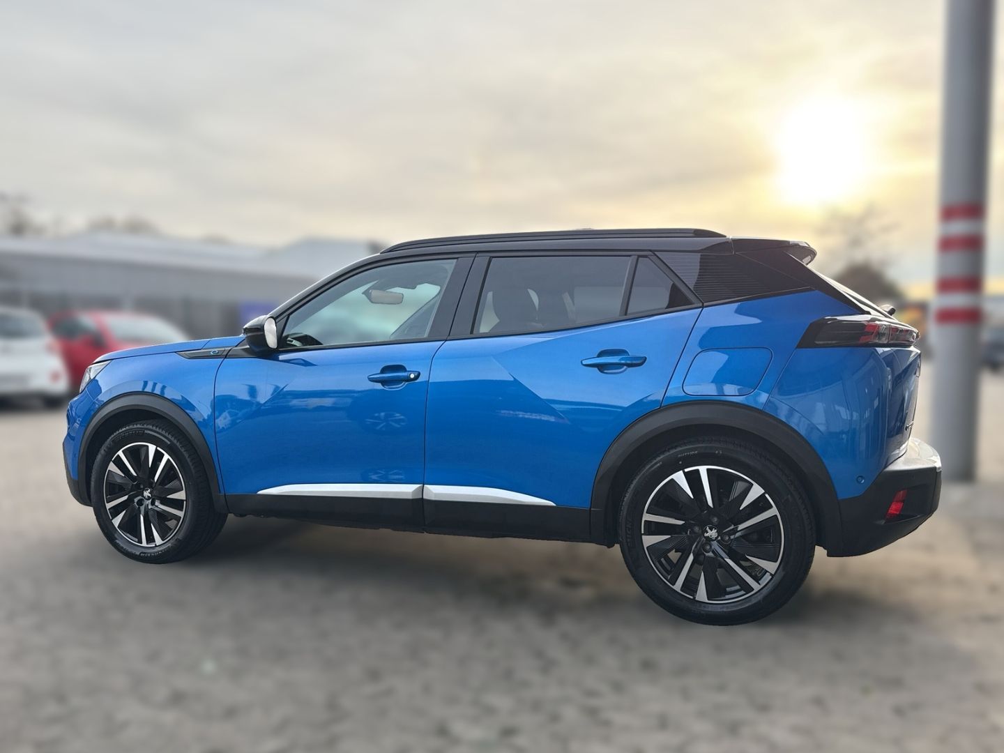 Fahrzeugabbildung Peugeot 2008 e- GT Pack El. Panodach Navi Leder Massages