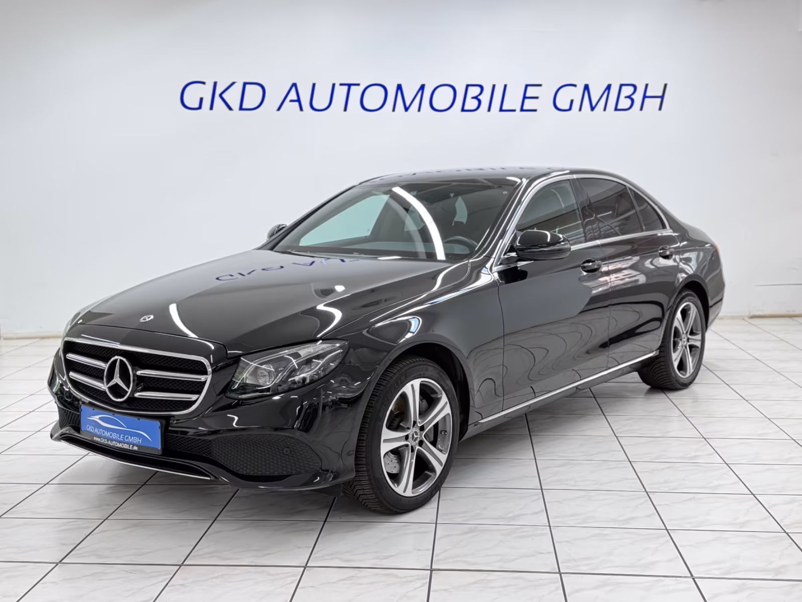 Mercedes-Benz E 220 d Avantgarde*LED*Carplay*Kamera*Ambiente*
