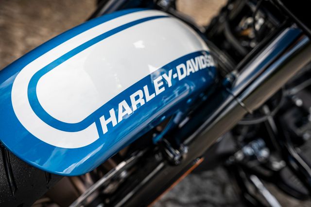 Fahrzeugabbildung Harley-Davidson ROAD GLIDE ST 117 MY23 FLTRXST FAST JOHNNIE