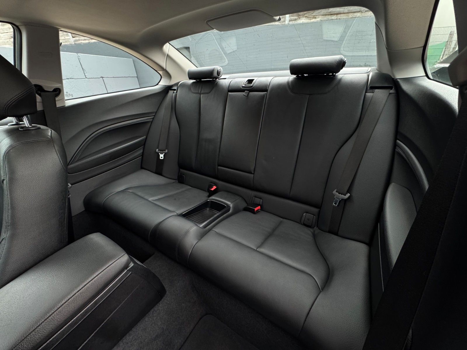 Fahrzeugabbildung BMW 218i Coupe Advantage Autom. Leder BL PDC LED SHZ