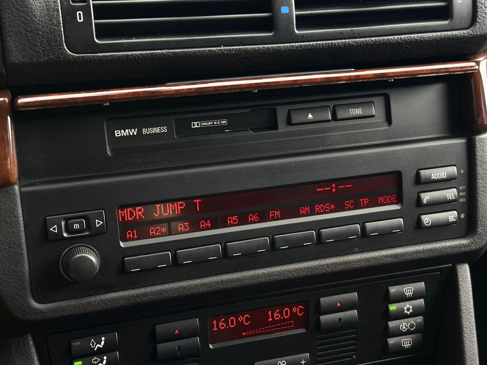 BMW 523i LIMOUSINE* XENON#TEMP#KLIMA#15''ALU#ZV#HOLZ - Image 12