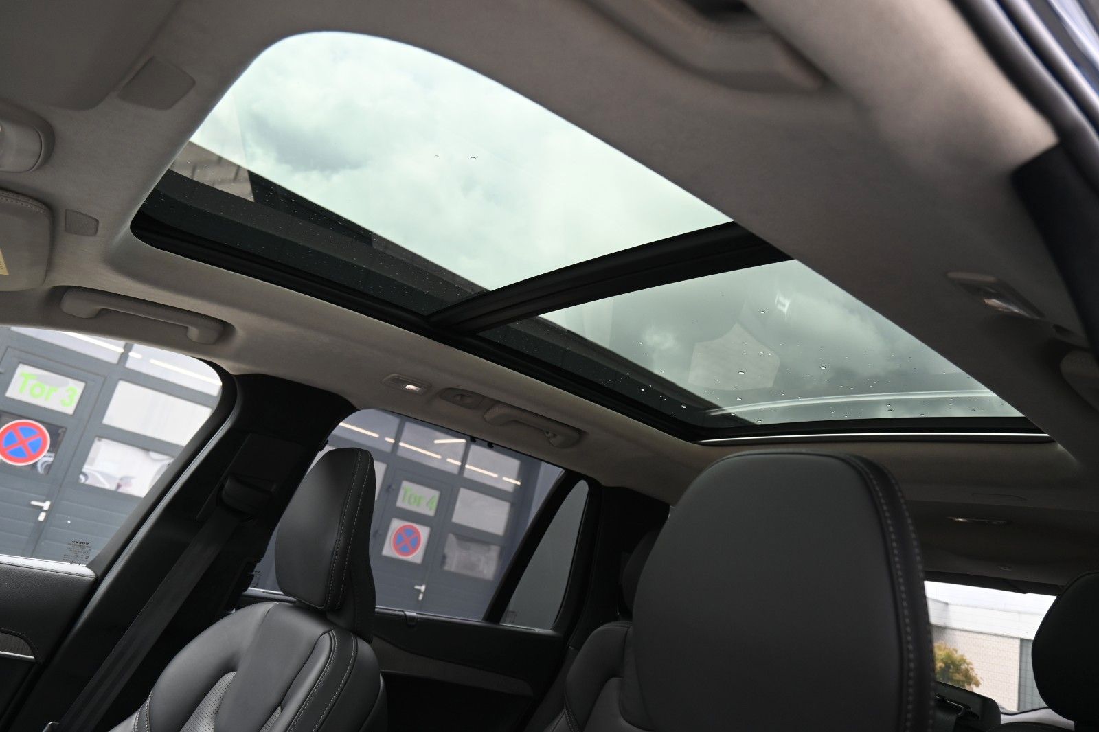 Fahrzeugabbildung Volvo XC90 T8 Ultimate Bright PHEV *AHK*MASS*B&W*LUFT*