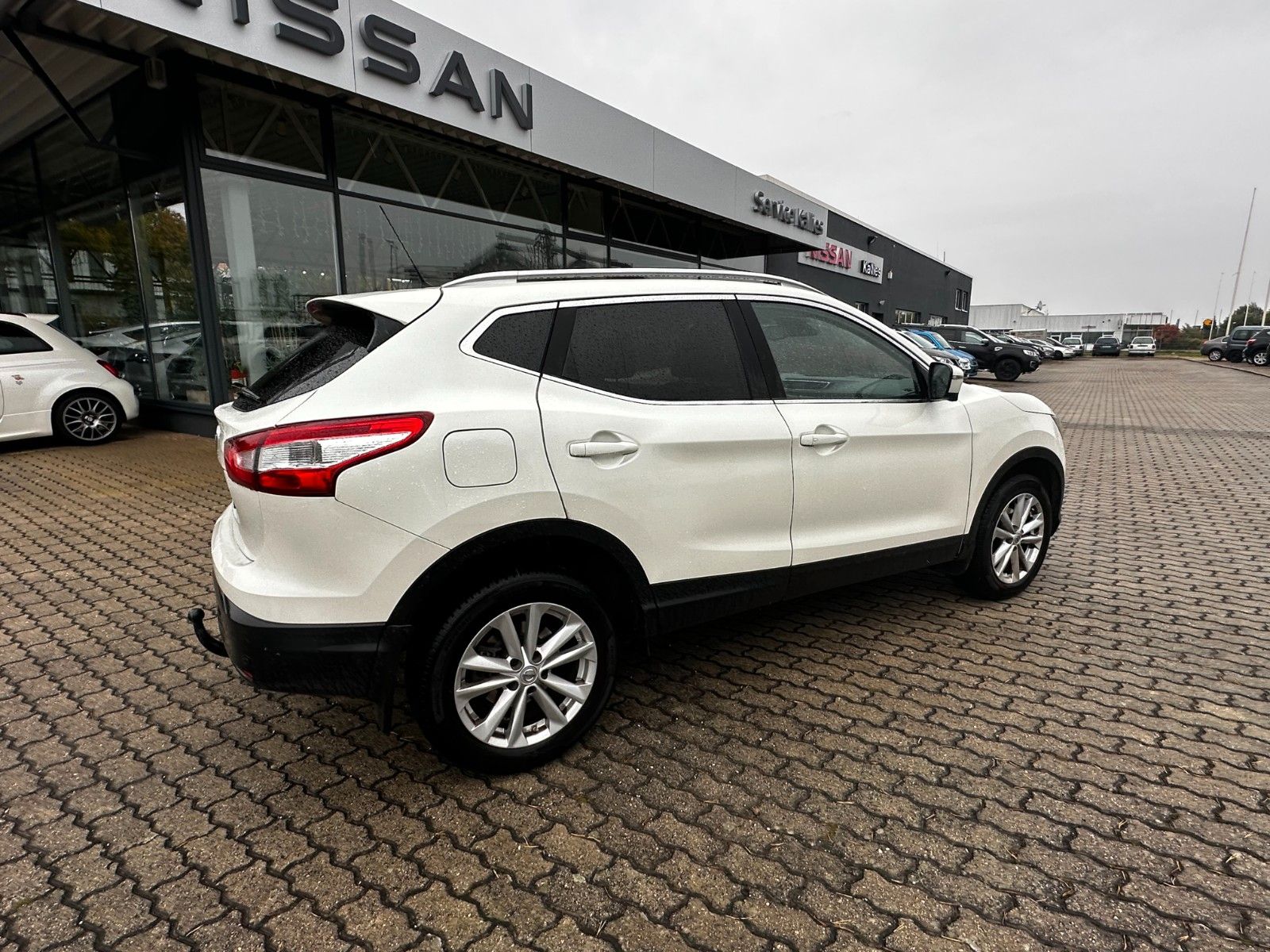 Fahrzeugabbildung Nissan Tekna+AHK,1.Hd.,Scheckh.gepfl.1a Zust.,Serv
