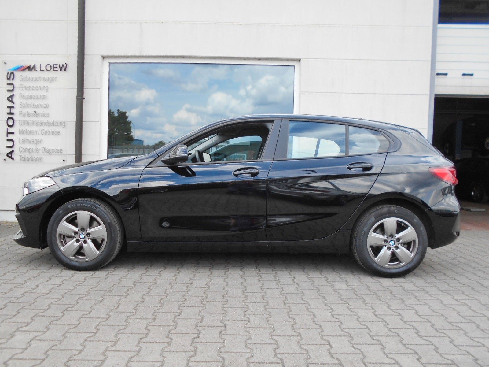 BMW 118iA 29`KM -NAVI-LED-HIFI-SITZHEIZUNG-CARPLAY- foto 2