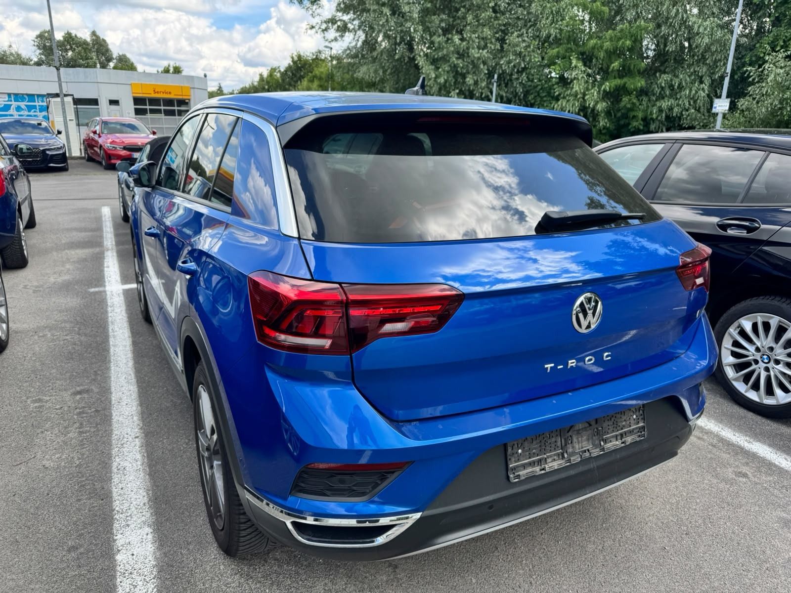 Fahrzeugabbildung Volkswagen T-Roc 20 TDI DSG Sport NAVIGATION SPORT VIRTUAL