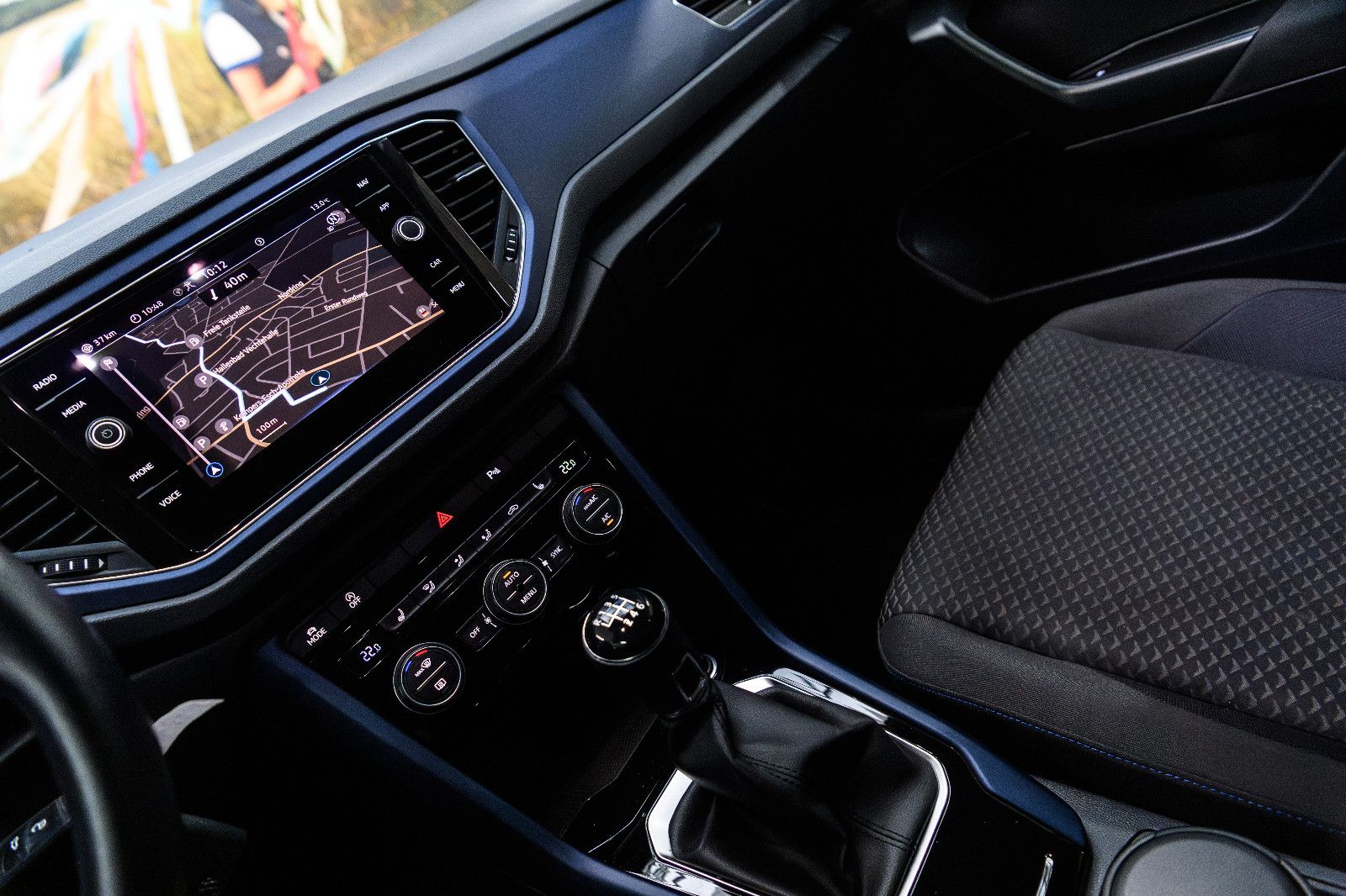 Fahrzeugabbildung Volkswagen T-Roc 1,5 United+LM+SH+PDC+Drive Mode+Digi Cockp