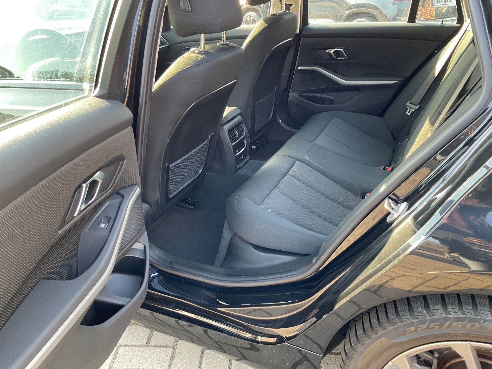 Fahrzeugabbildung BMW 318d Touring,AHK,Carplay,Sitzheizung,Isofix