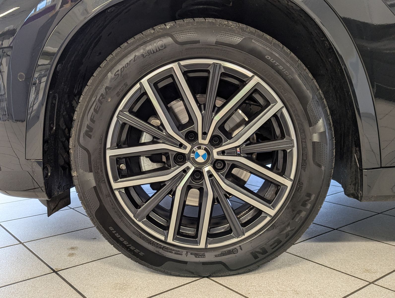 BMW X1 18d sDrive M-Sport Travel-Paket Pano Cam AHK - Image 10