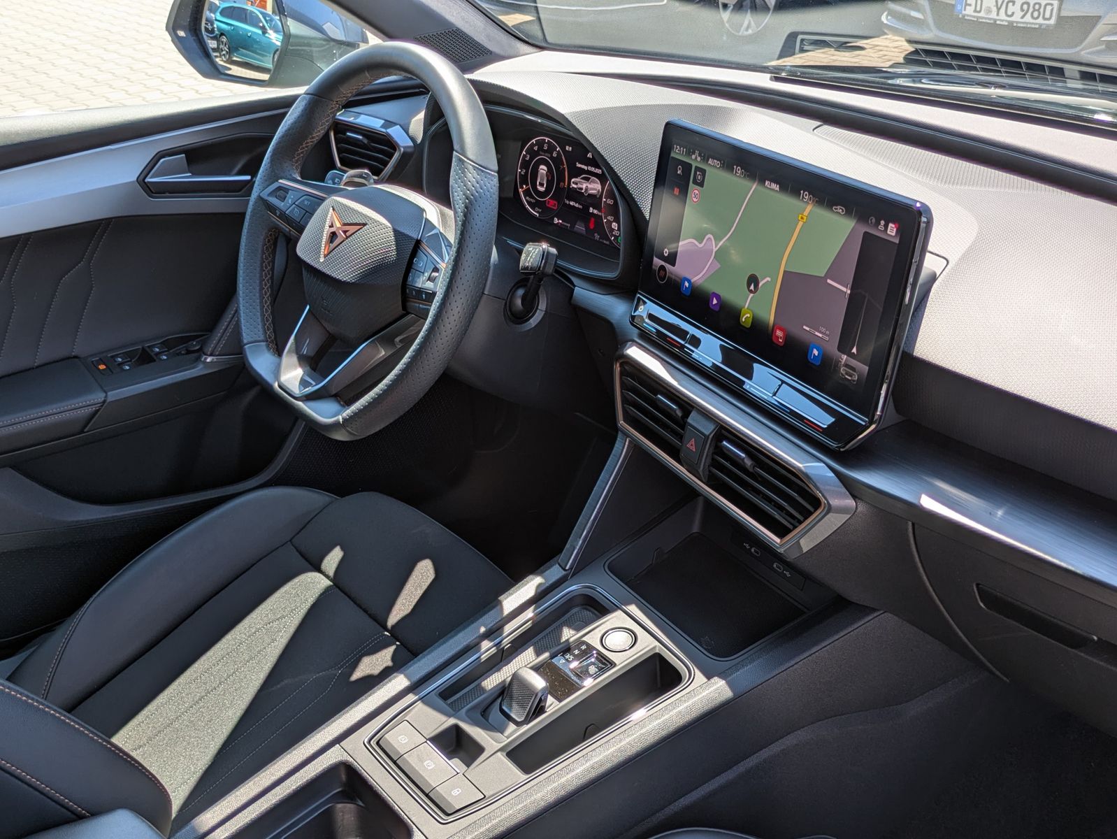 Fahrzeugabbildung CUPRA Leon 1.5 eTSI DSG MATRIX-LED*ACC*APP*KAMERA*18"