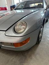 Porsche 968 Cabrio  - Porsche 968 mit Benzin-Antrieb: Scheckheftgepflegt