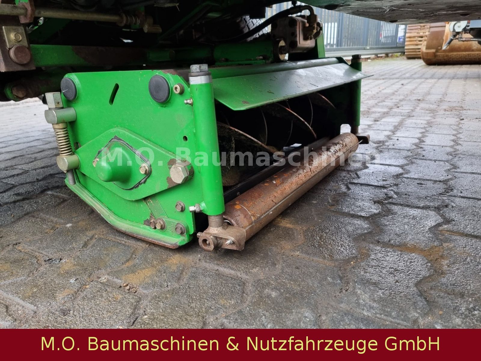 Fahrzeugabbildung John Deere Roberine 1203