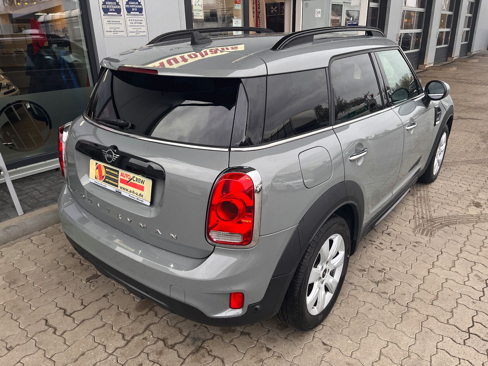Fahrzeugabbildung MINI ONE Countryman One D Automatik