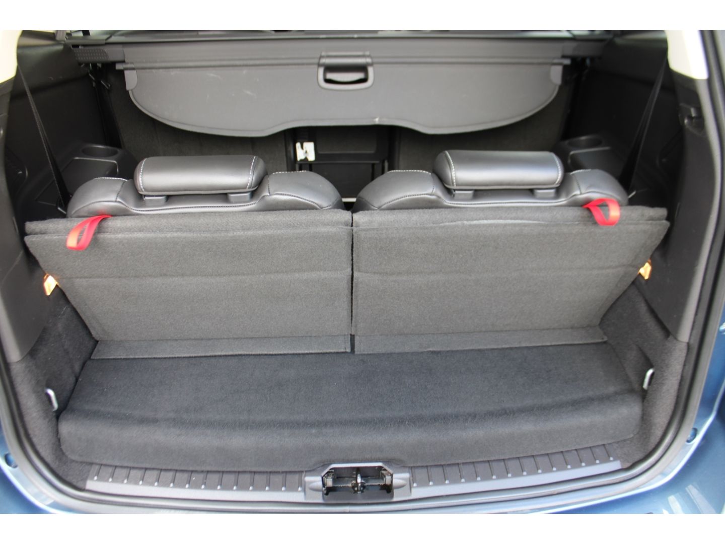 Fahrzeugabbildung Ford Grand C-Max Titanium 7-Sitze Xenon Navi RFK TWA