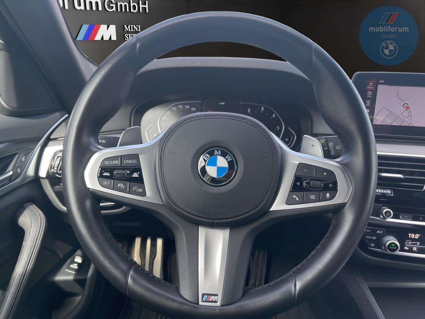 BMW 520 d M-Sport ACC HUD HiFi Laserlicht Sportsitze