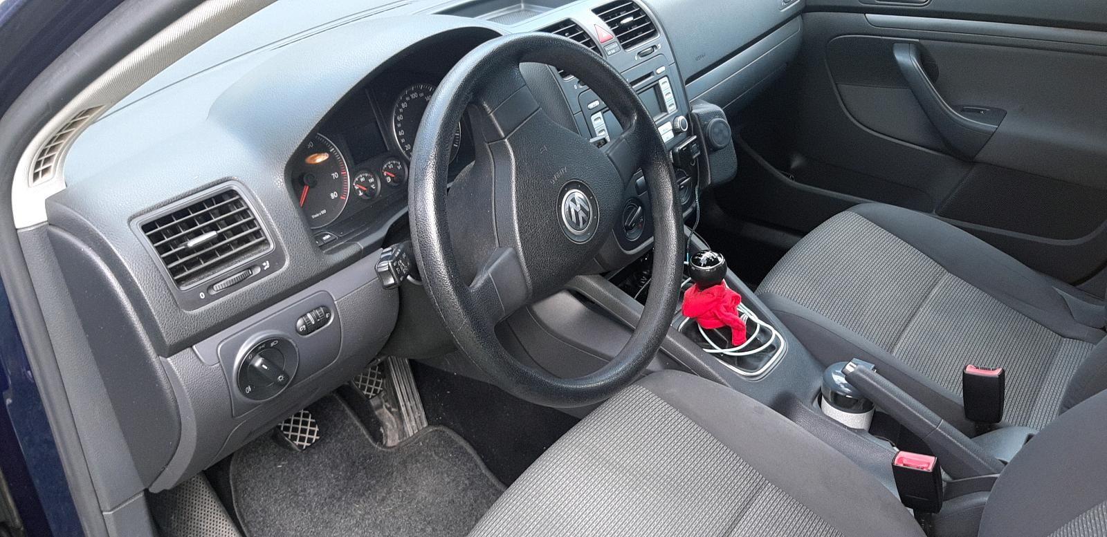 Volkswagen Golf 2007 — interior