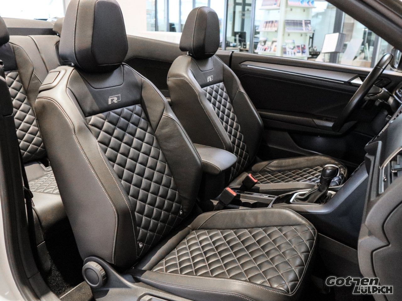 Fahrzeugabbildung Volkswagen T-Roc Cabriolet 1,5TSI R-Line Leder Winter-Paket