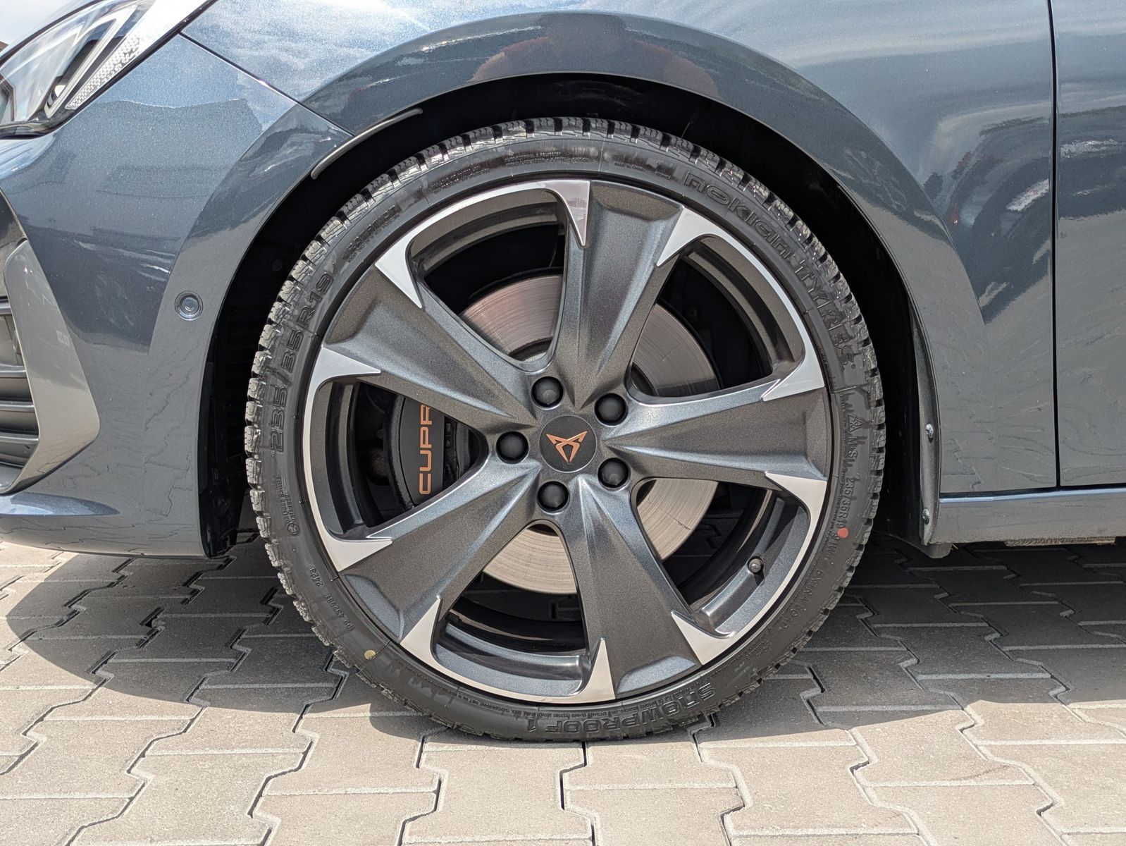 Fahrzeugabbildung CUPRA Leon VZ 2.0TSI 4Drive ACC*PANO*MATRIX*DCC*LM19"