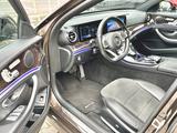 Mercedes-Benz E 350 d T AMG LINE 4MATIC*PANO+M.2018* - Mercedes-Benz E 350 in Wiesbaden