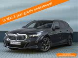 BMW 520 5-serie Touring 520i M-Sport - Driving + Par
