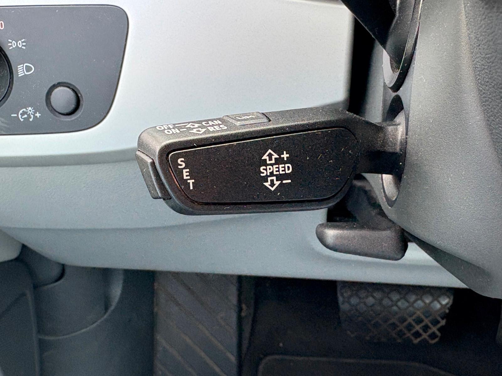 Audi A4 2.0 TDI quattro Aut Navi Leder Xenon AHK SPOR